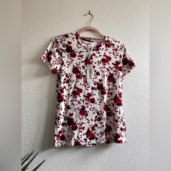 NEW L'AGENCE ressi fitted tee in black/red baroque floral - Picture 2 of 10